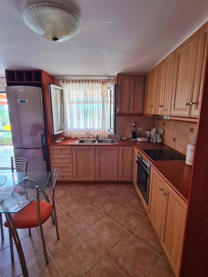 Guesthouse Petrothalassa Πόρτο Χέλι Εξωτερικό φωτογραφία