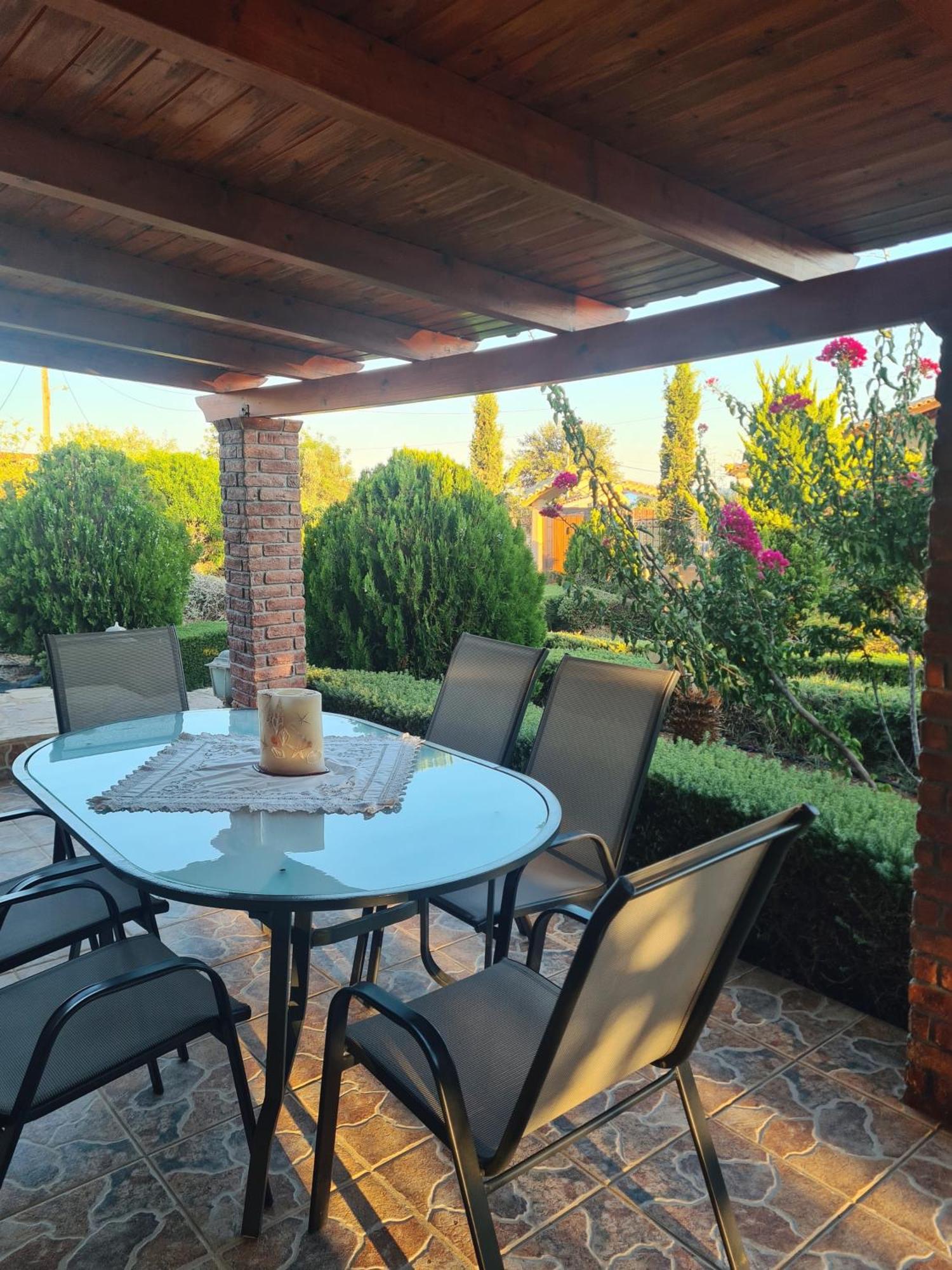 Guesthouse Petrothalassa Πόρτο Χέλι Εξωτερικό φωτογραφία